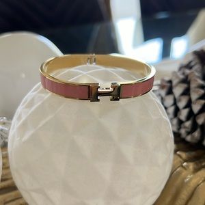Gold Bracelet With Pink Classical Letter Stainless Steel Bangle Bracelet